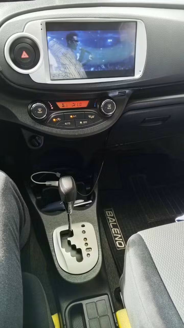 TOYOTA YARIS 3