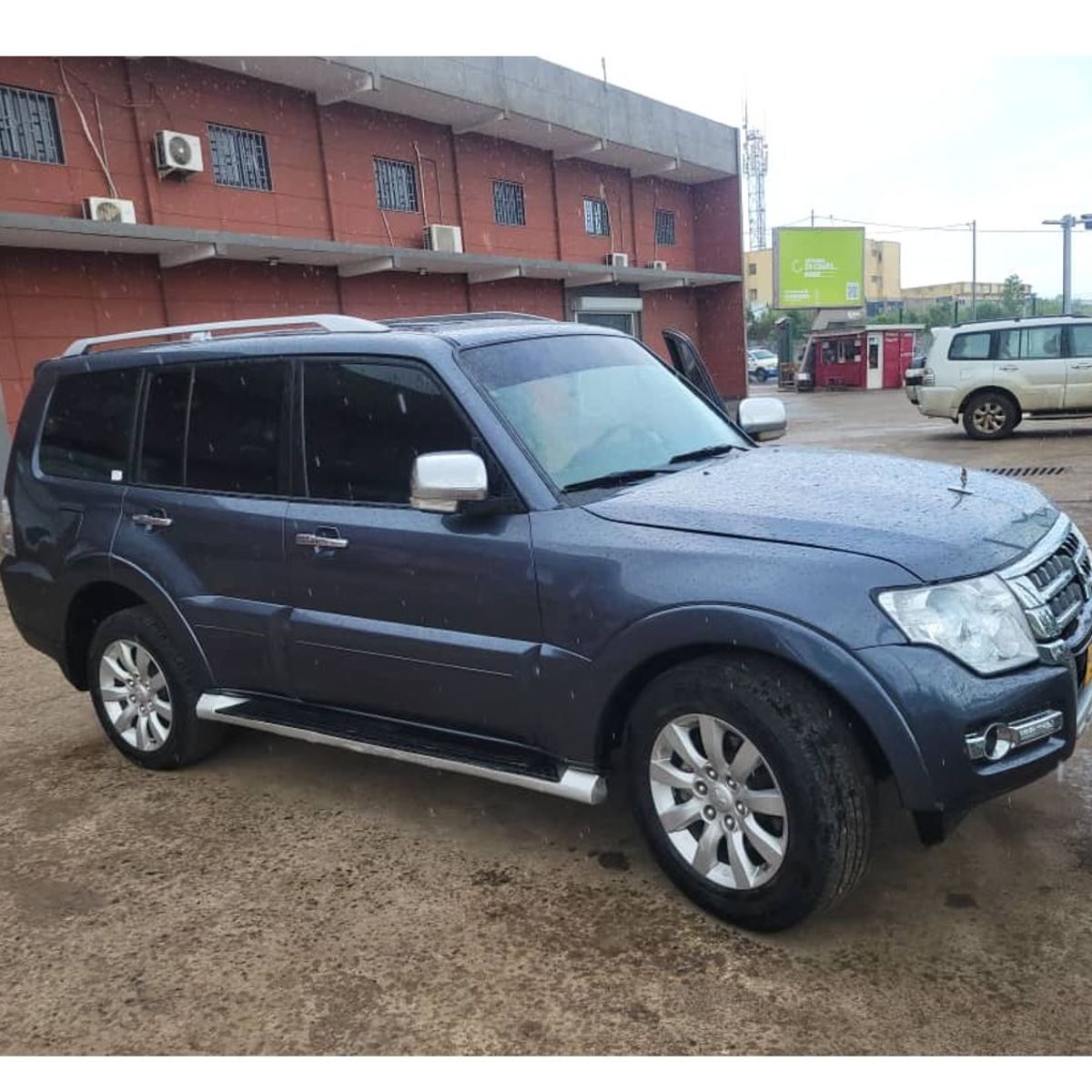 Mitsubishi Pajero GLS V6
