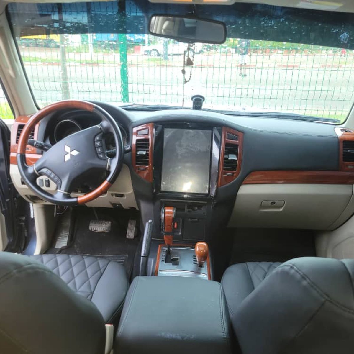 Mitsubishi Pajero GLS V6
