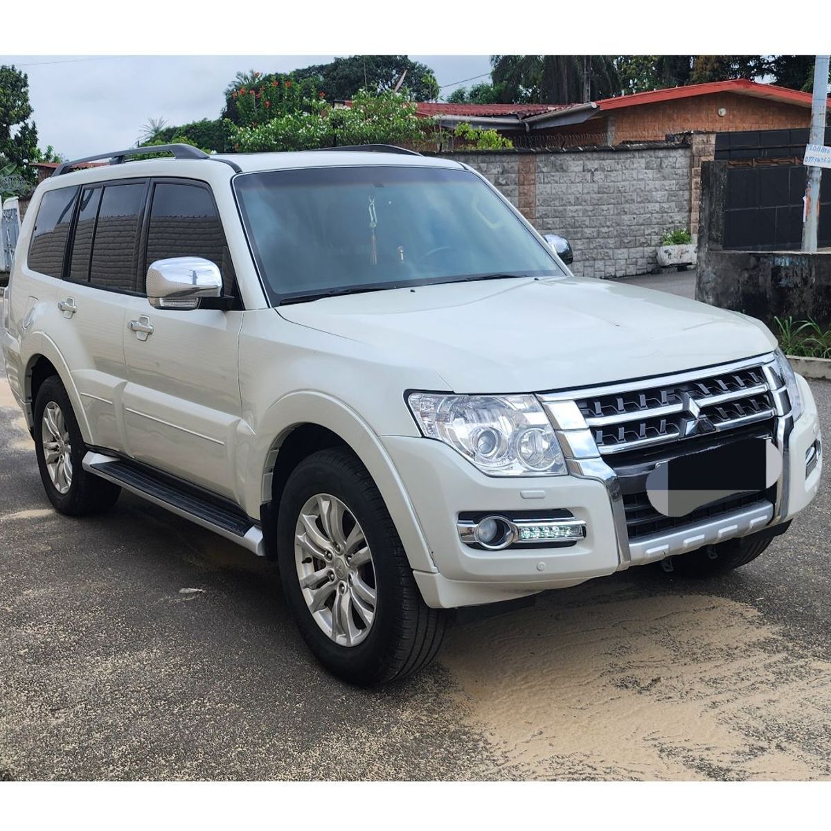 Mitsubishi Pajero GLS 2015