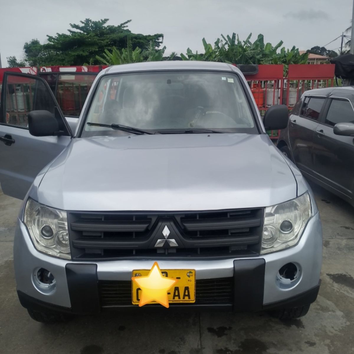 Mitsubishi Pajero 7 places
