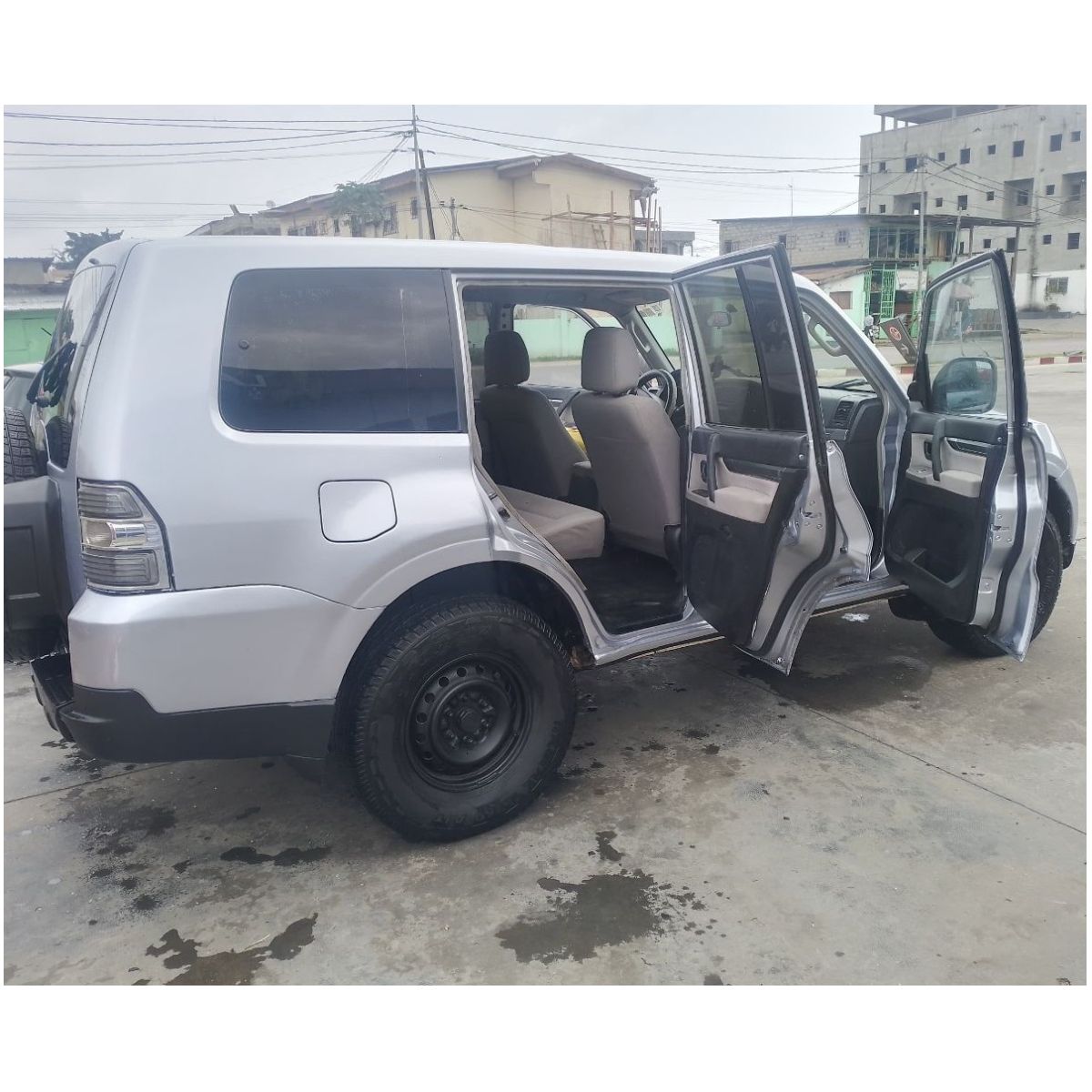Mitsubishi Pajero 7 places