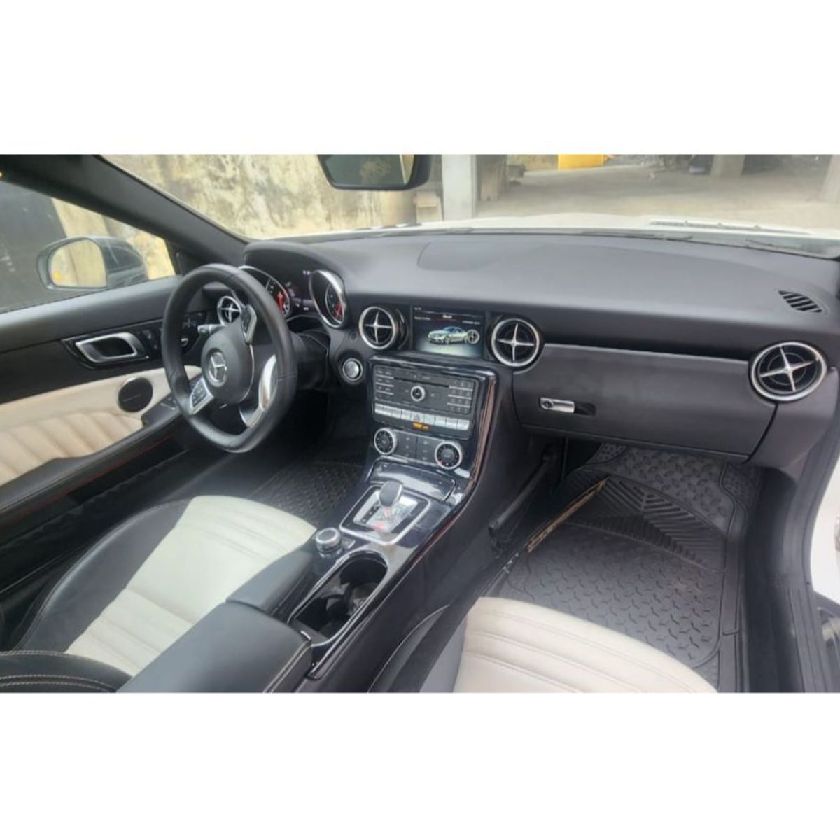 Mercedes-Benz SLC 200