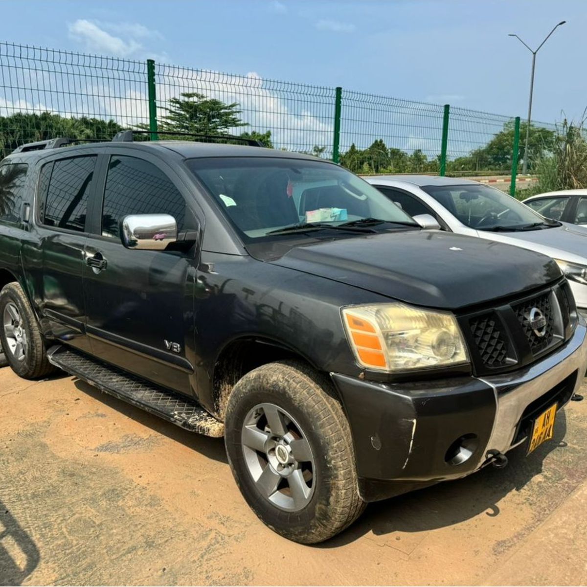 Nissan Armada V8