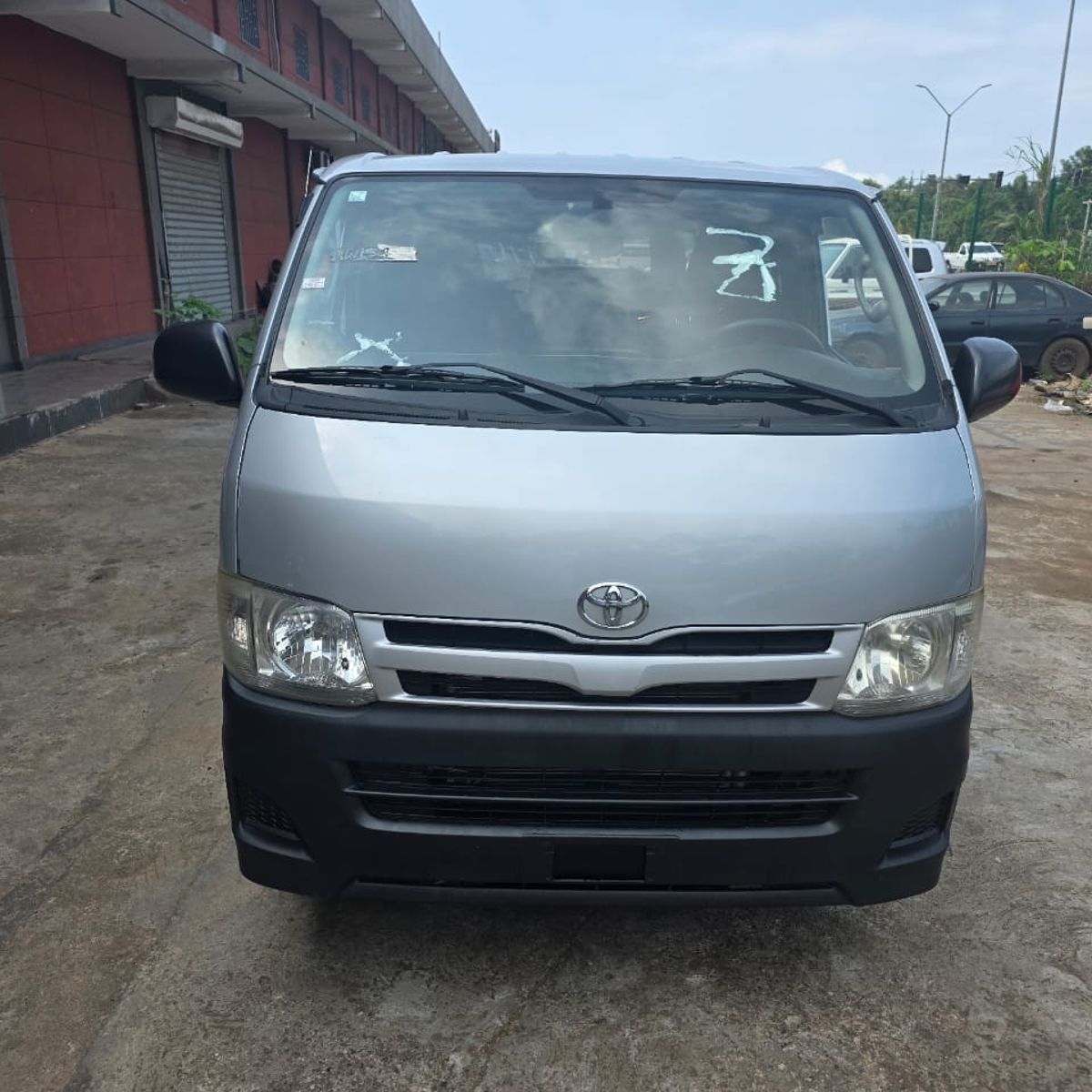 Toyota Hiace 2016