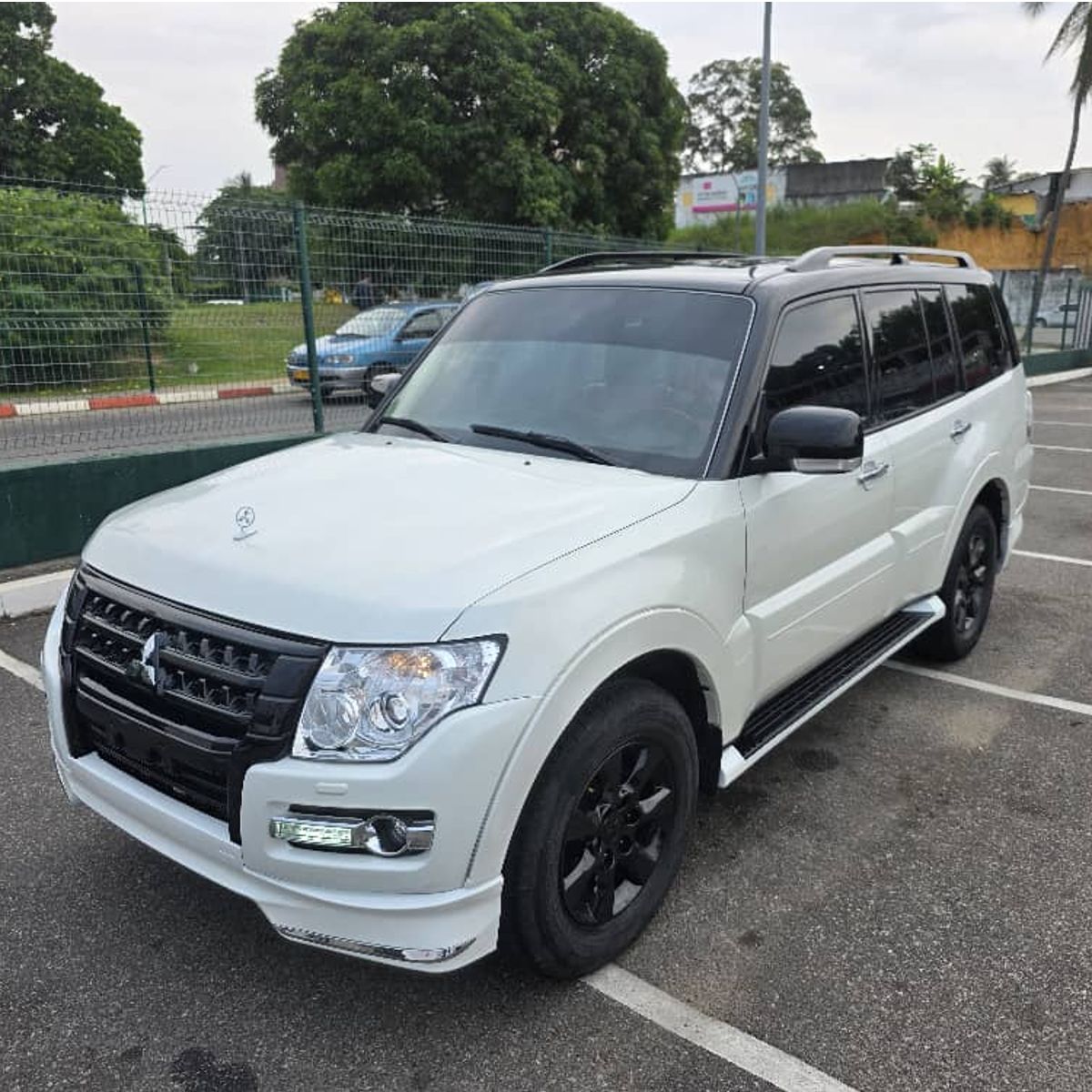 Mitsubishi Pajero GLS