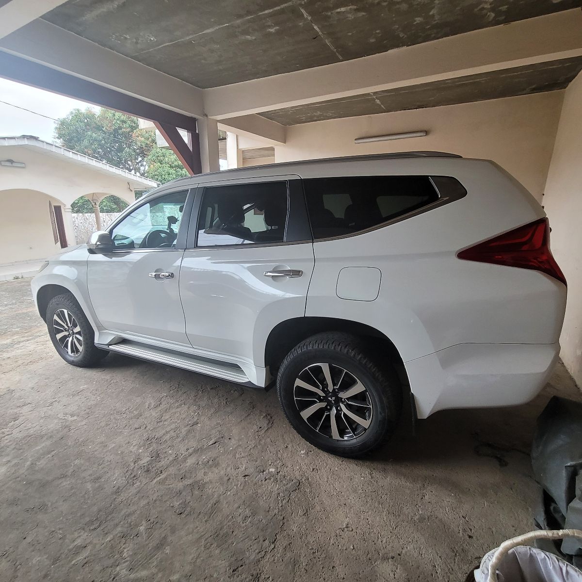 Mitsubishi Pajero Montero Sport