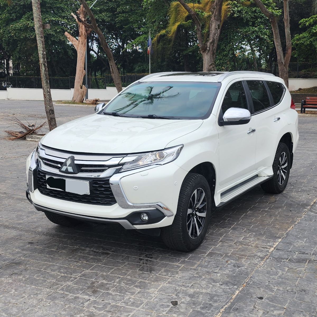 Mitsubishi Pajero Montero Sport