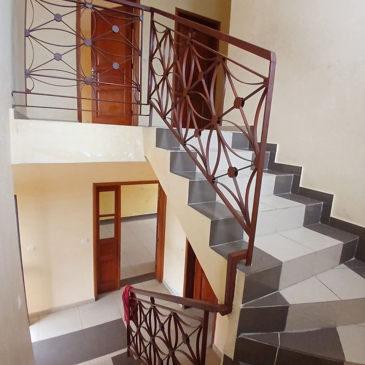 Villa duplex mitoyenne à Avorbam