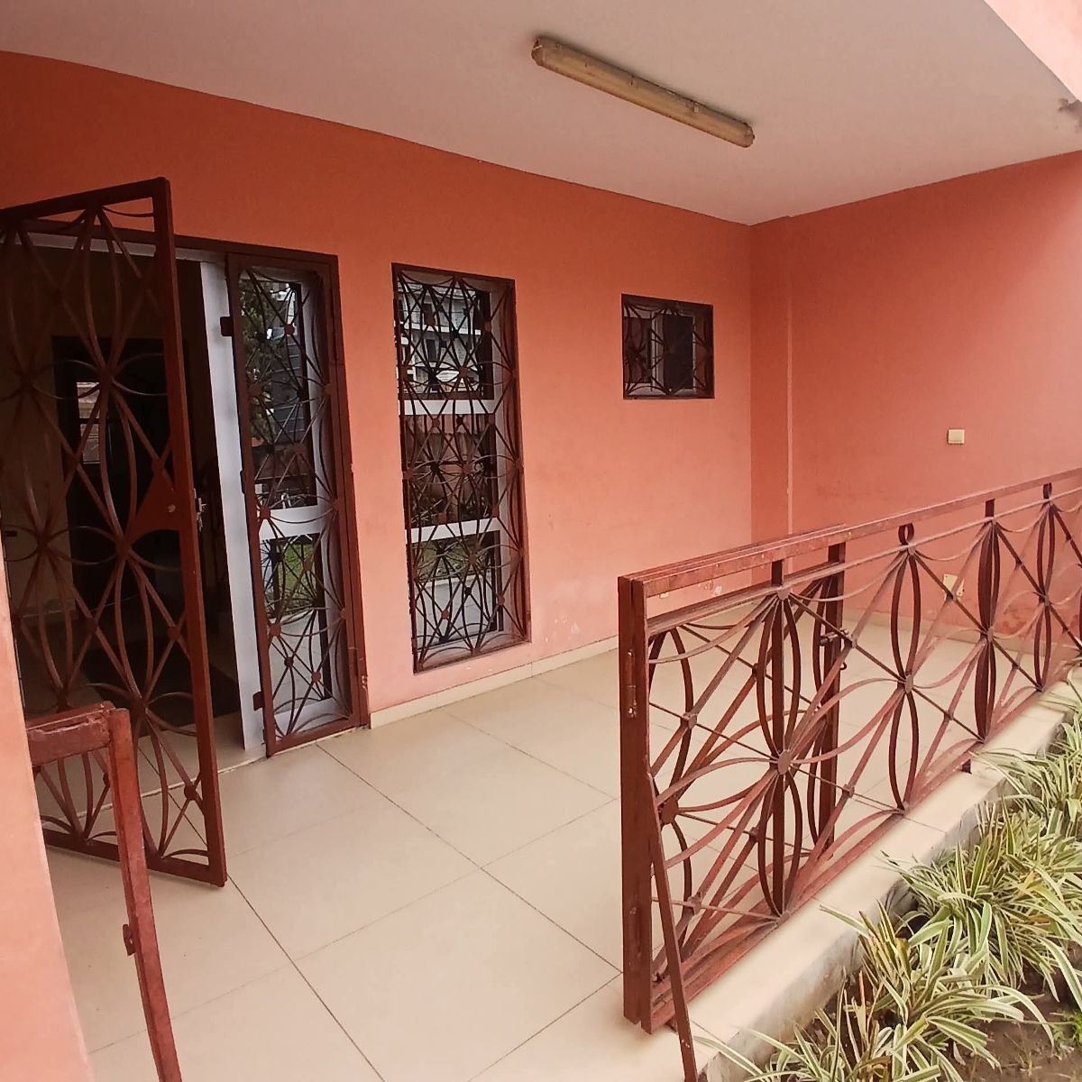 Villa duplex mitoyenne à Avorbam