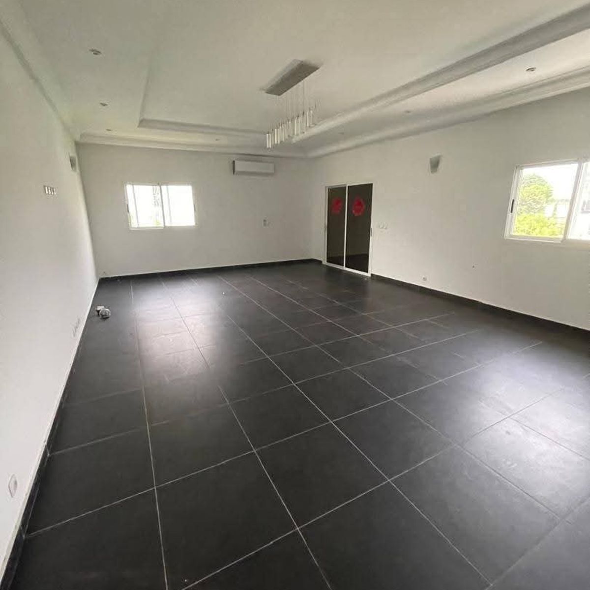 Location villa duplex à Angondjé Avorobam