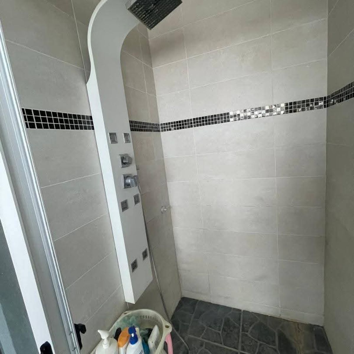 Location villa duplex à Angondjé Avorobam