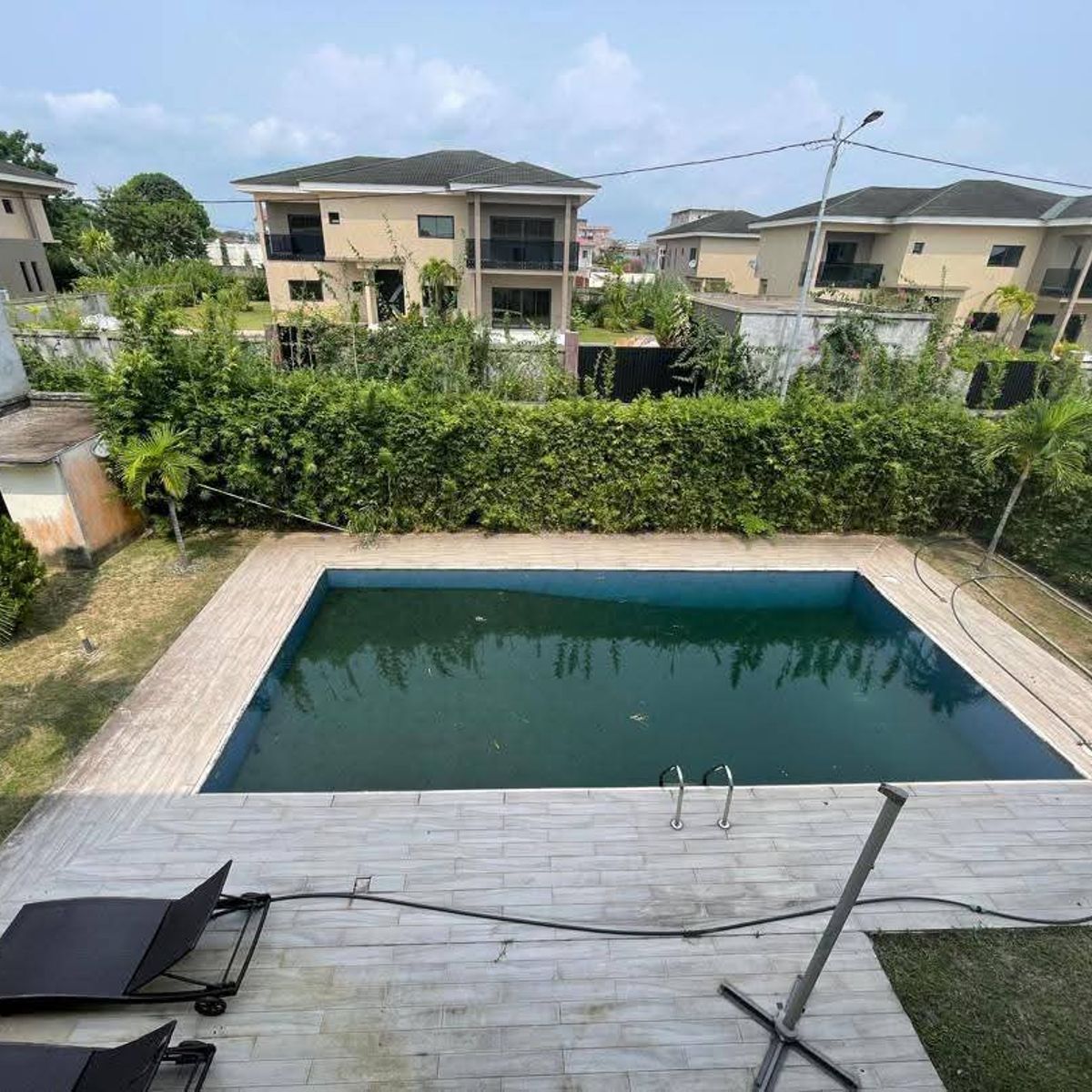 Location villa duplex à Angondjé Avorobam