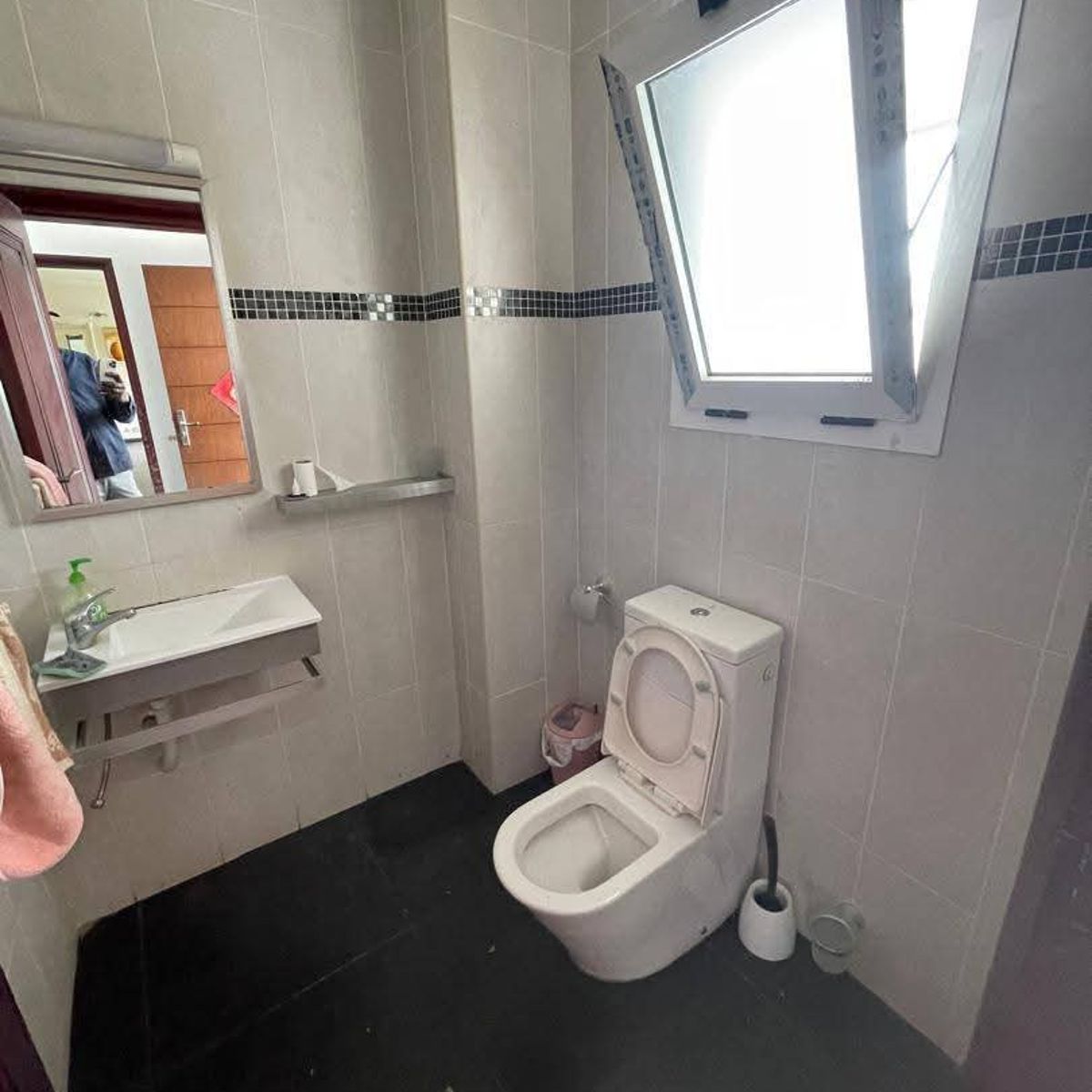 Location villa duplex à Angondjé Avorobam