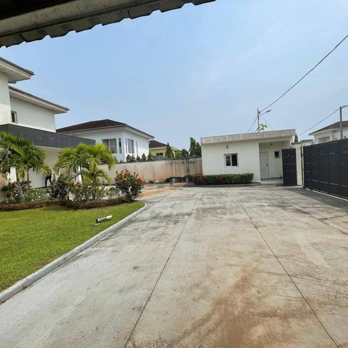 Location villa duplex à Angondjé Avorobam
