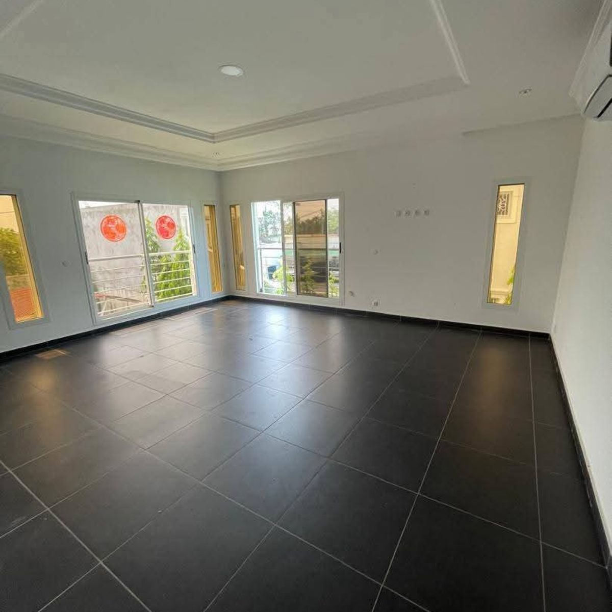 Location villa duplex à Angondjé Avorobam