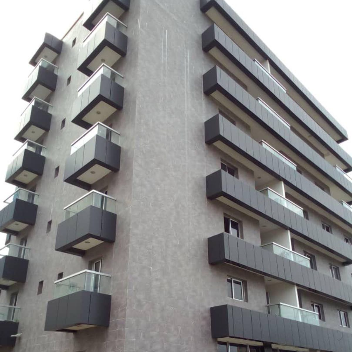 Vends un immeuble composé de 10 appartements