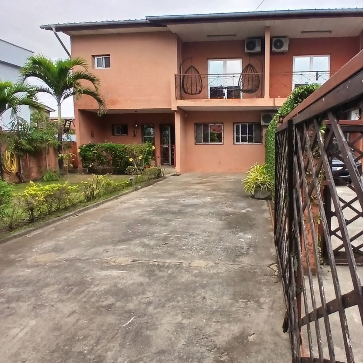 Villa duplex mitoyenne à Avorbam