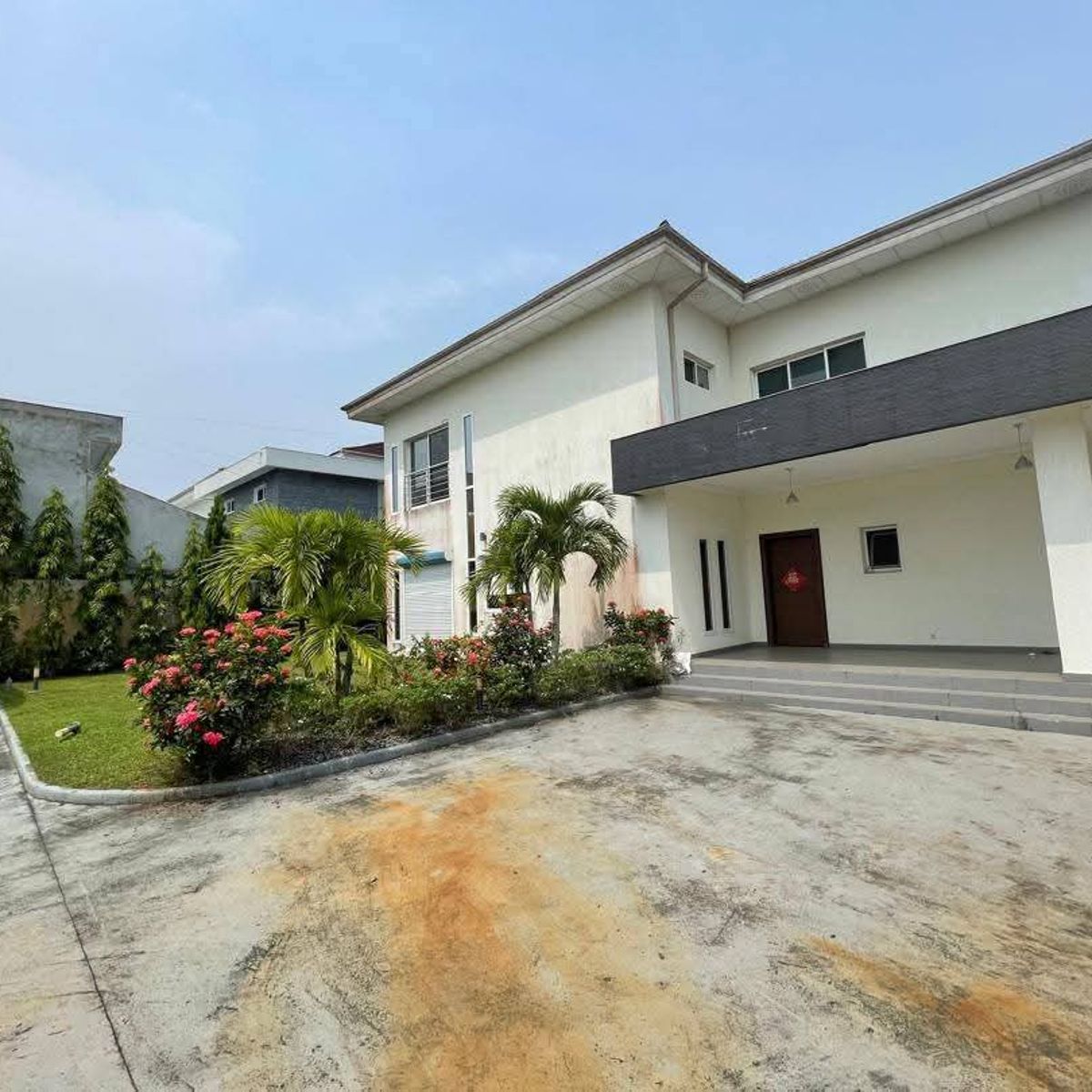Location villa duplex à Angondjé Avorobam