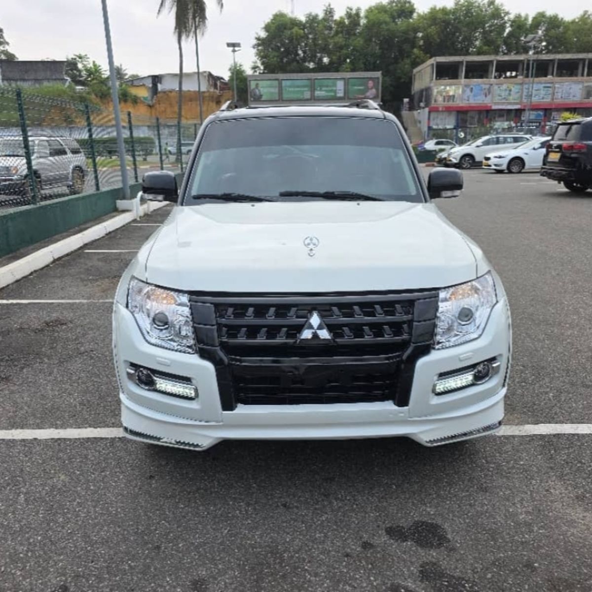 Mitsubishi Pajero GLS 2015