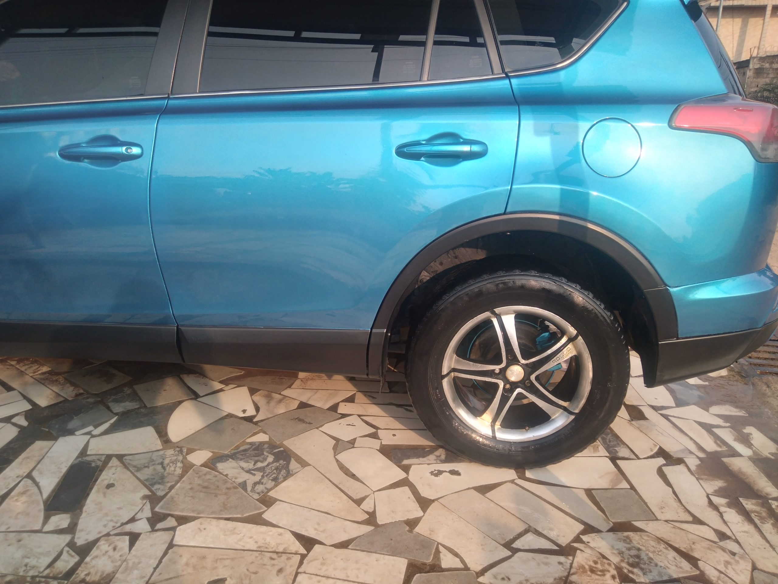 Opportunité à saisir à vendre Rav4 année 2016