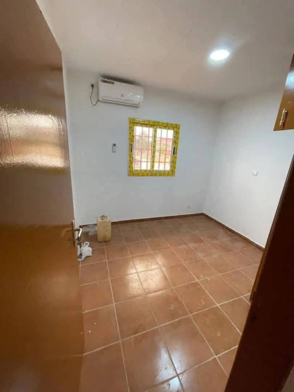 Appartement 3 chambres à là cité Amissa