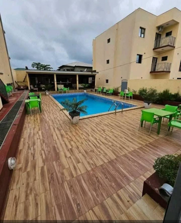 Appartement 3 chambres à louer à Angondjé