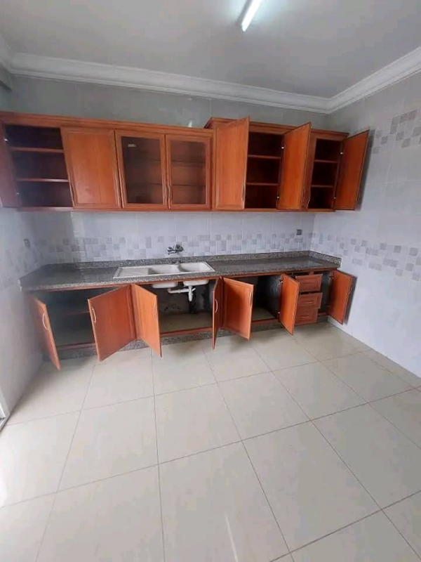 Appartement 3 chambres à louer à Libreville au Bas de Gué-Gué