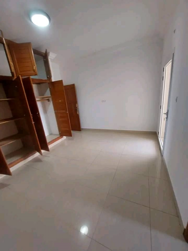 Appartement 3 chambres à louer à Libreville au Bas de Gué-Gué