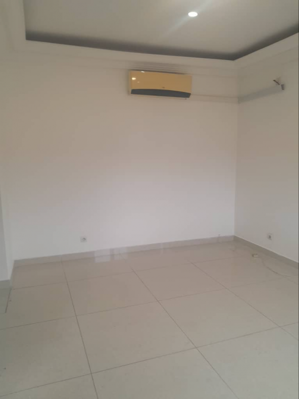 Appartement 4 chambres à louer à Libreville – Batterie IV