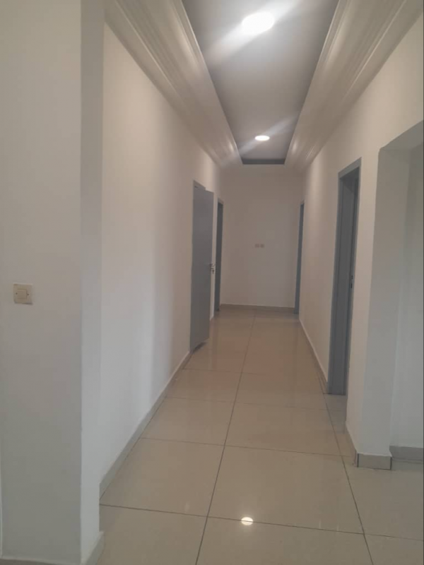 Appartement 4 chambres à louer à Libreville – Batterie IV