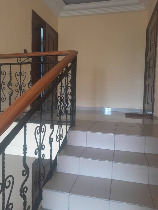 Appartement 4 chambres à louer à Libreville – Batterie IV