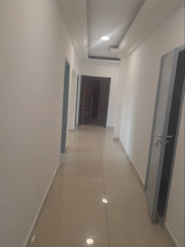 Appartement 4 chambres à louer à Libreville – Batterie IV