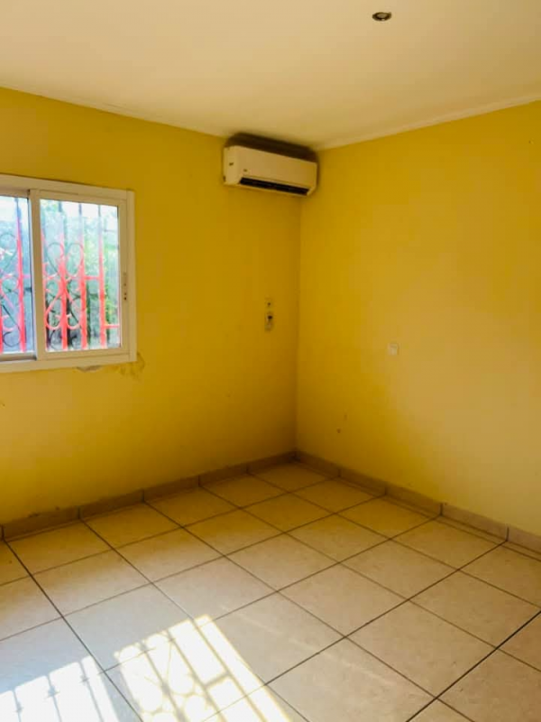Appartement 2 chambres à louer à Libreville au Bas de Gué-Gué