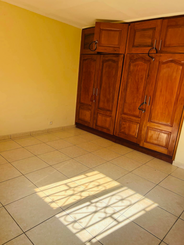 Appartement 2 chambres à louer à Libreville au Bas de Gué-Gué