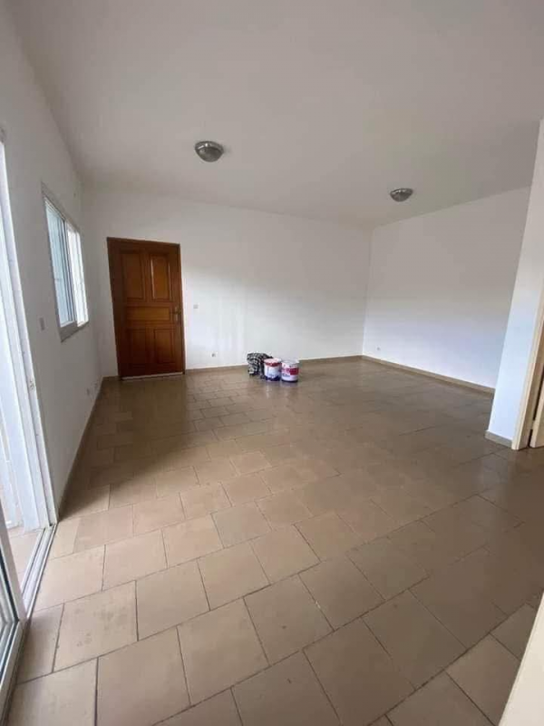 Appartement 2 chambres à louer à Libreville, Cité Damas