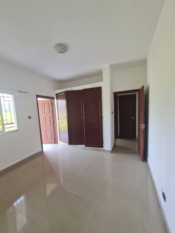 Appartement 2 chambres à louer à Libreville – Alibandeng
