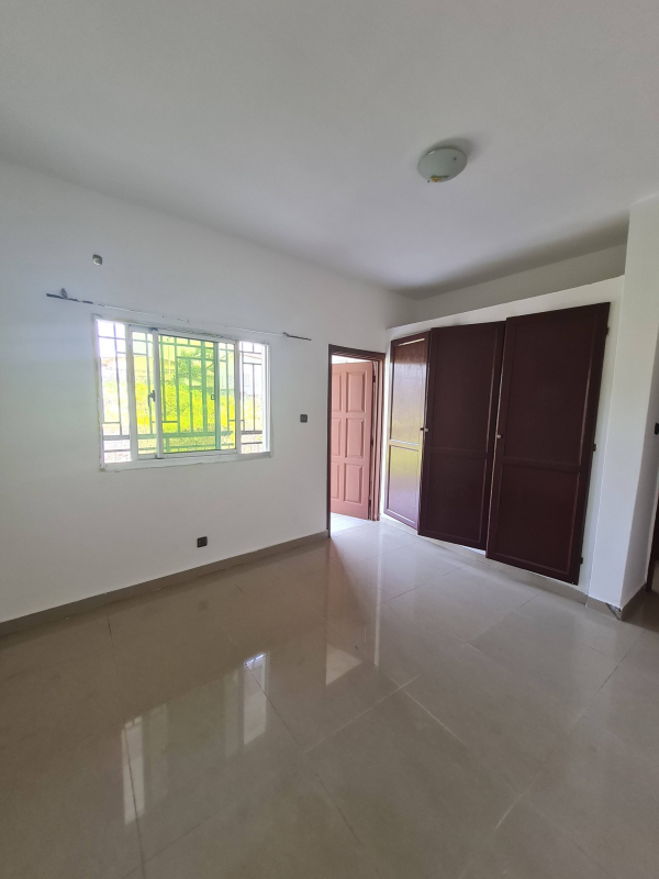 Appartement 2 chambres à louer à Libreville – Alibandeng
