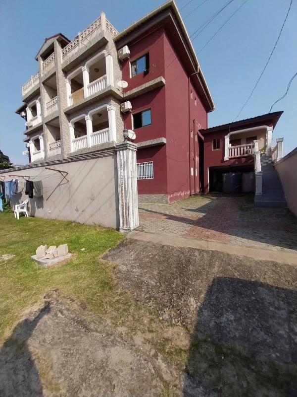 Appartement 2 chambres à louer à Owendo – Alenakiri