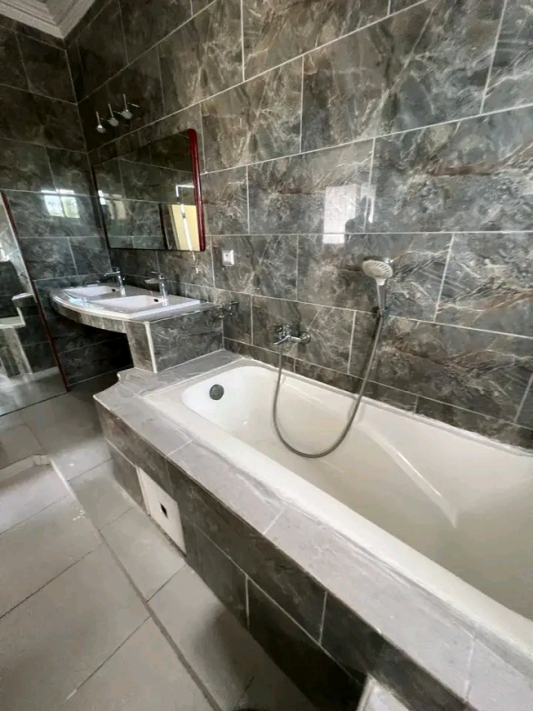 Villa duplex sécurisée à louer à la Sablière
