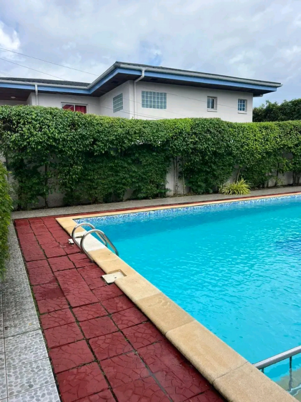 Villa duplex sécurisée à louer à la Sablière