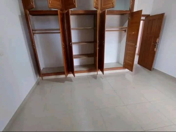 Appartement 3 chambres à louer à Libreville – Bas de Gué-Gué