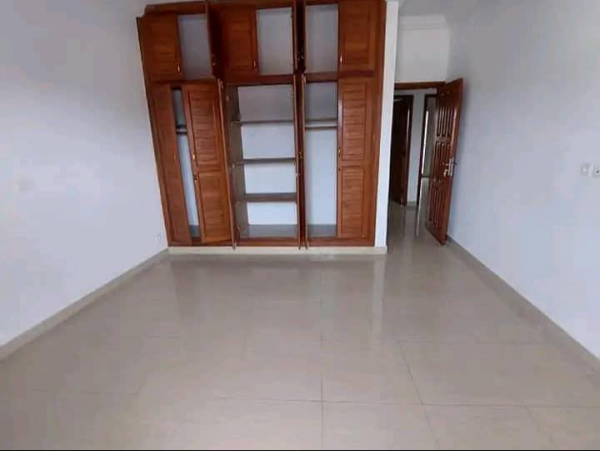 Appartement 3 chambres à louer à Libreville – Bas de Gué-Gué