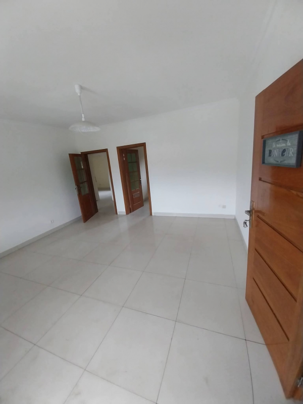 Appartement 3 chambres à louer à Nzeng Ayong