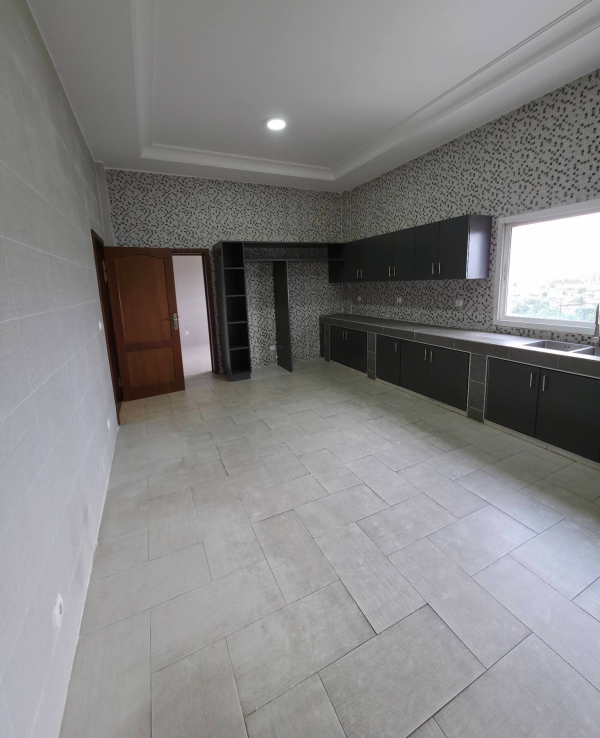 Appartement 4 chambres à louer à Louis
