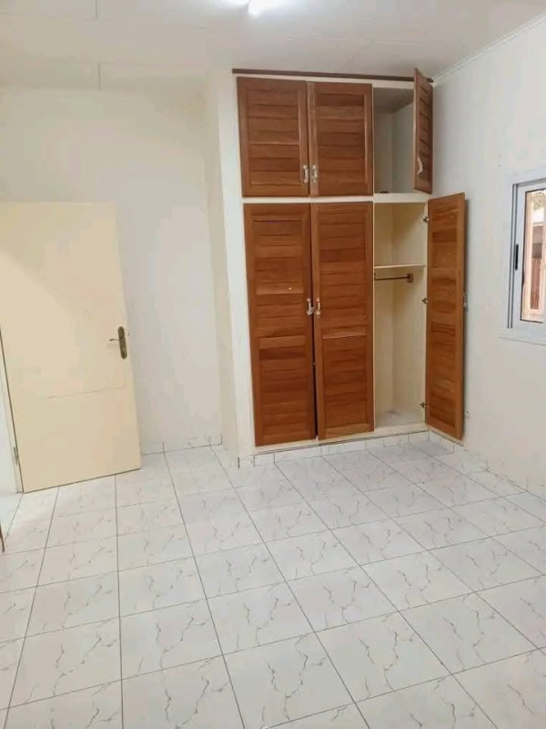 Villa de 2 chambres avec placards au Château