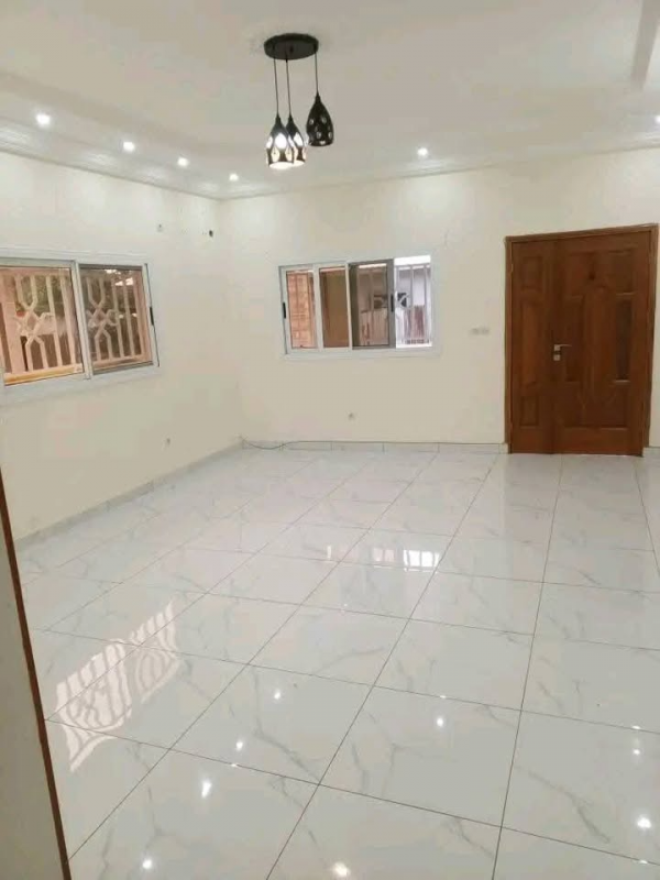 Villa de 2 chambres avec placards au Château