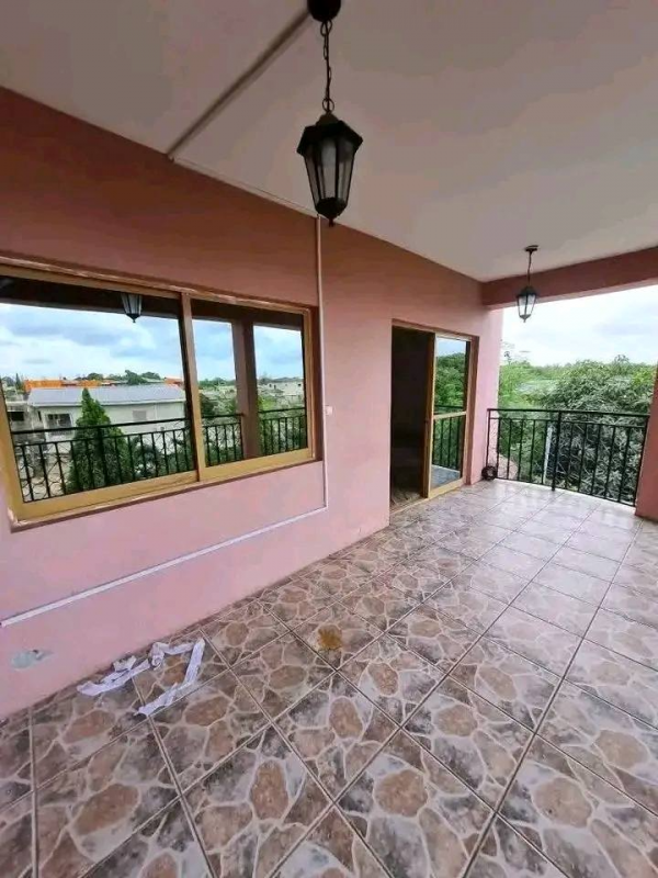 Appartement 3 chambres à louer à Alibandeng