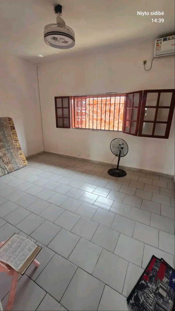 Appartement 2 chambres à louer à la Cité Amissa