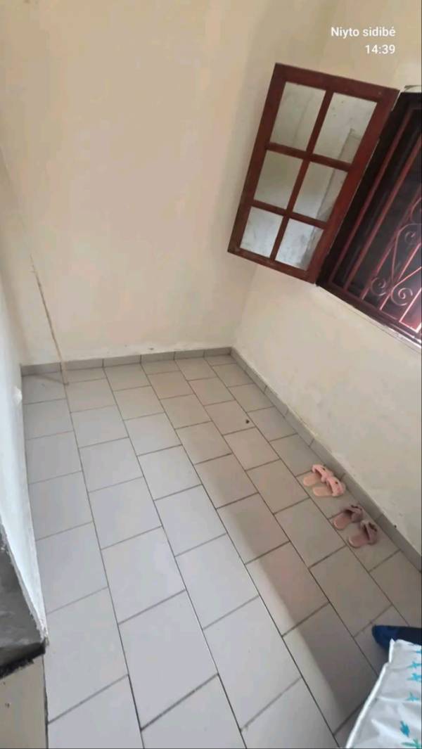 Appartement 2 chambres à louer à la Cité Amissa